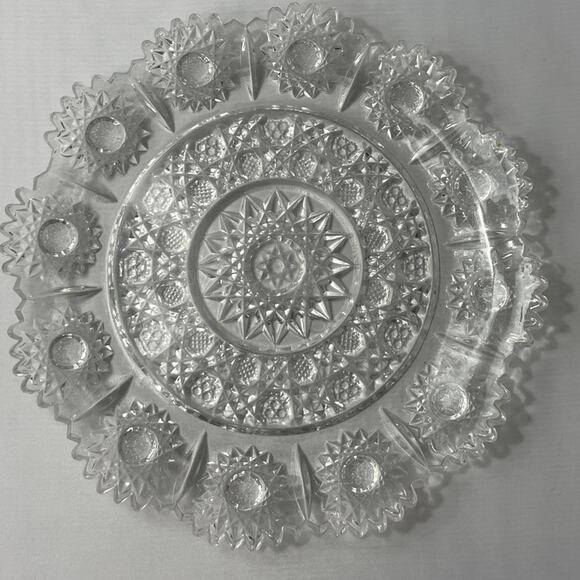 Stunning Vintage Thick Glass Pressed Pattern Glass 8" Serving Dish‎ or Plate - Picture 1 of 5